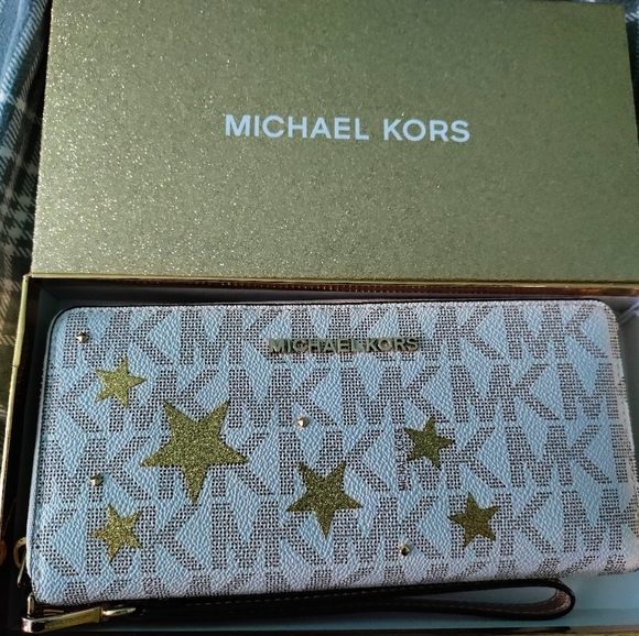 Michael Kors Star Pattern Wallet/Wristlet - Picture 1 of 4